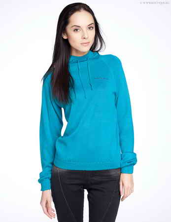 ��������� Naketano, Zoe