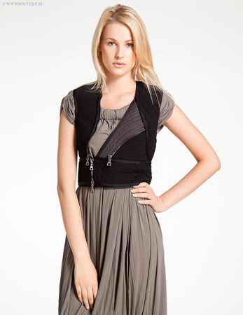 ����� Vera Wang, R211J22MWJ