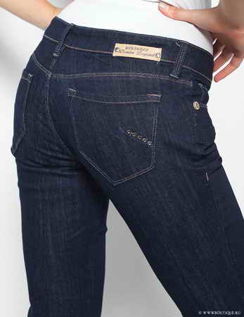 ������ Parasuco, 8-HALLE