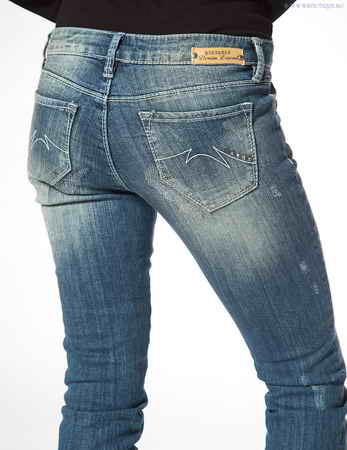 ������ Parasuco 8, 8 HALLEA